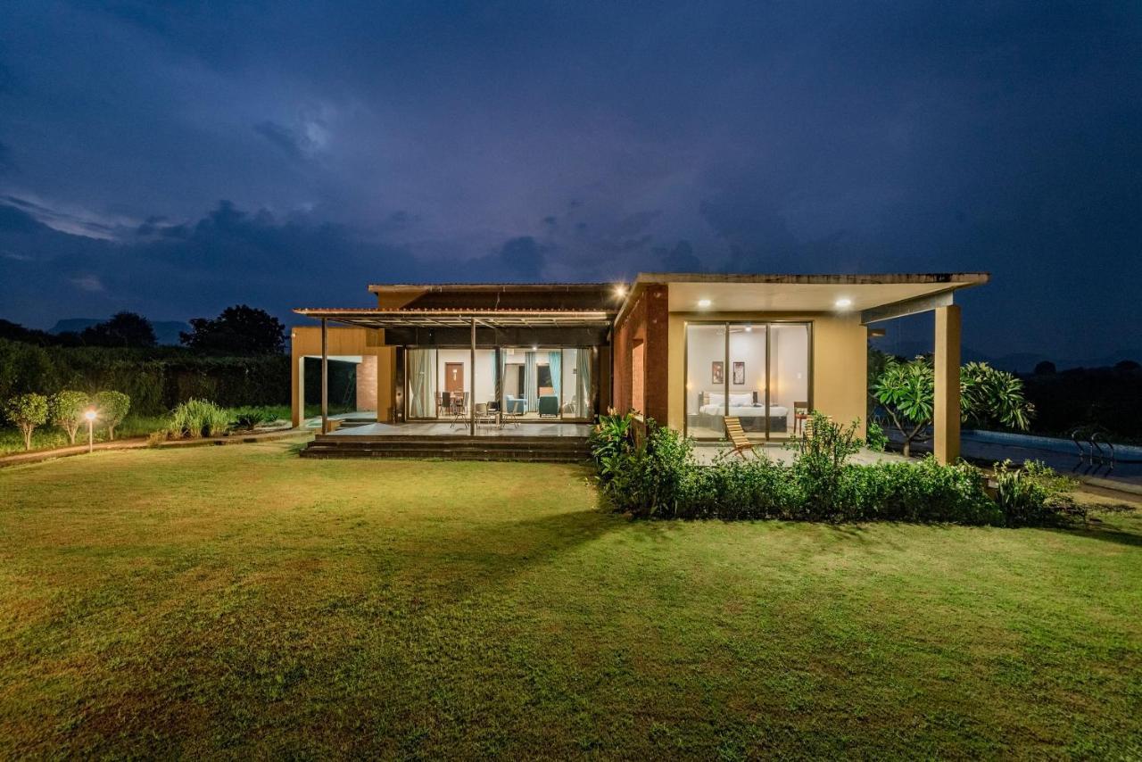 Saffronstays Rose Vineyard: Lakefront Pet-Friendly Villa in Nashik Exterior photo