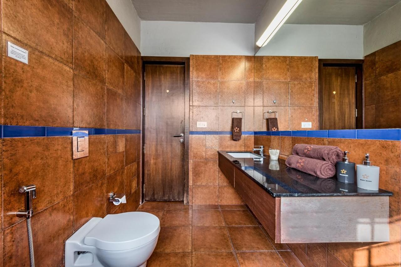 Saffronstays Rose Vineyard: Lakefront Pet-Friendly Villa in Nashik Exterior photo