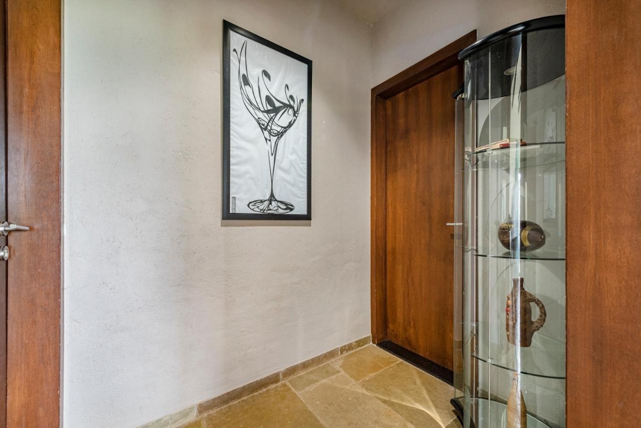 Saffronstays Rose Vineyard: Lakefront Pet-Friendly Villa in Nashik Exterior photo