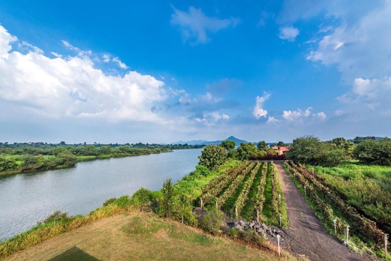 Saffronstays Rose Vineyard: Lakefront Pet-Friendly Villa in Nashik Exterior photo