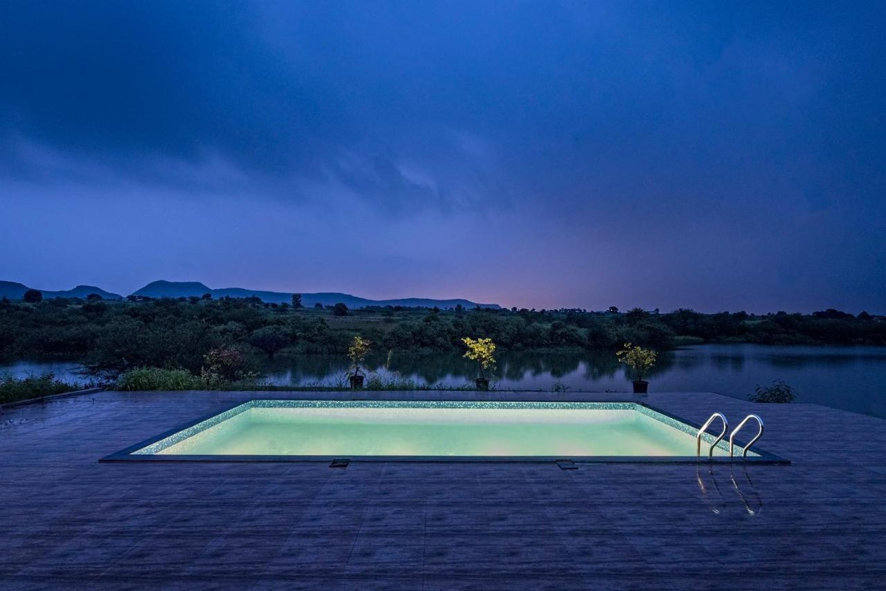 Saffronstays Rose Vineyard: Lakefront Pet-Friendly Villa in Nashik Exterior photo